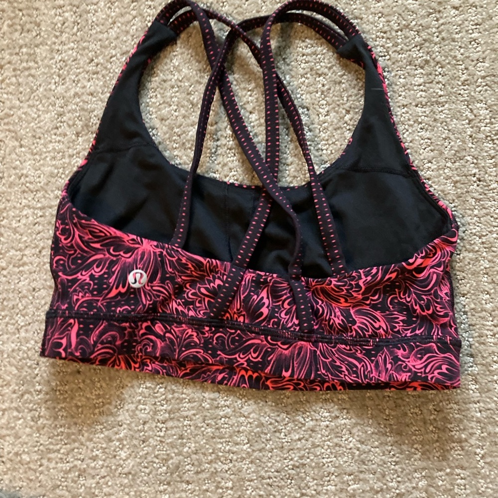 Lululemon sports bra